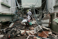 Mất nhà, mất người thân, người dân Myanmar đang xoay sở từng ngày sau trận động đất