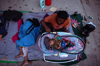 Mất nhà, mất người thân, người dân Myanmar đang xoay sở từng ngày sau trận động đất