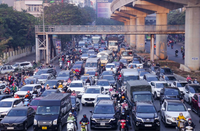 Người dân chật vật đi làm trong giá rét sáng đầu tuần