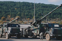 Pháp vừa viện trợ, lính Ukraine bán pháo CAESAR cho… Nga