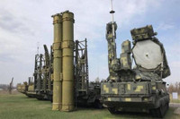 [ẢNH] Ukraine khẩn trương đưa hệ thống phòng không S-300V1 đến Donbass