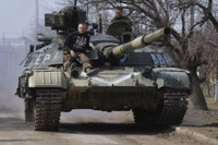 [ẢNH] Tướng NATO đến Donbass để hỗ trợ Ukraine nếu xảy ra xung đột?