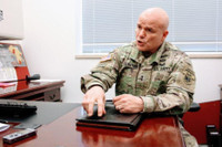 [ẢNH] Tướng NATO đến Donbass để hỗ trợ Ukraine nếu xảy ra xung đột?