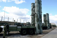 [ẢNH] Hệ thống phòng không S-400 của Nga hiện diện ở Algeria 