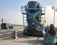 Cầu Thanh Trì sắp xếp làn riêng cho xe máy, nhiều ô tô vẫn đi vào