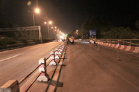 Cầu Thanh Trì sắp xếp làn riêng cho xe máy, nhiều ô tô vẫn đi vào