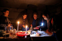 [ẢNH] Dân thường mắc kẹt trong cuộc giao tranh ác liệt giữa Amenia và Azerbaijan