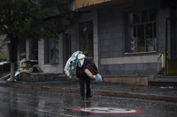 [ẢNH] Dân thường mắc kẹt trong cuộc giao tranh ác liệt giữa Amenia và Azerbaijan