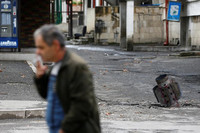 [ẢNH] Dân thường mắc kẹt trong cuộc giao tranh ác liệt giữa Amenia và Azerbaijan