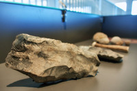 Dấu vết khai thác đá tạo lửa của người tiền sử cách đây 4.000 năm TCN