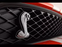 Logo xe hơi có hình con rắn 