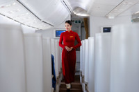 Tái hiện lịch sử đồng phục tiếp viên trên những chuyến bay đặc biệt