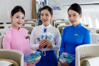 Tái hiện lịch sử đồng phục tiếp viên trên những chuyến bay đặc biệt