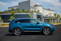 Ngắm Kia Sorento vừa xuất xưởng, giá khởi điểm hơn một tỷ đồng