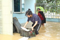 Hàng nghìn hộ dân Hà Nội vẫn ngập trong nước lũ sông Bùi