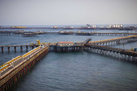 Khám phá thành phố giàn khoan lâu đời nhất trên thế giới