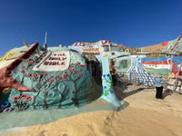 Khám phá những vùng đất kỳ lạ nhất thế giới