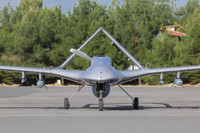 [ẢNH] UAV Bayraktar-TB2 Thổ Nhĩ Kỳ xuất hiện trên bầu trời Idlib ở Syria