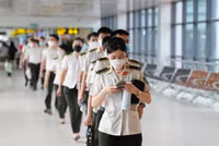 Dòng người ùn ùn đổ về sân bay quốc tế Nội Bài rời Thủ đô nghỉ lễ Quốc khánh