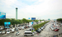 Dòng người ùn ùn đổ về sân bay quốc tế Nội Bài rời Thủ đô nghỉ lễ Quốc khánh
