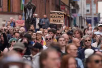 Cận cảnh làn sóng bạo loạn tồi tệ nhất trong 13 năm qua tại Anh