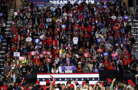 Bà Kamala Harris: Ông Donald Trump muốn giành quyền lực không bị kiểm soát