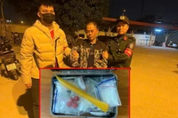 Người đàn ông giấu ma túy trong vỏ bao thuốc lá