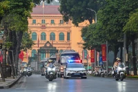 Công an Hà Nội diễn tập phương án dẫn đoàn, xếp xe phục vụ Đại hội XIV của Đảng