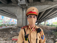 Kiên quyết xử phạt các phương tiện đi ngược chiều trên đường Nguyễn Xiển