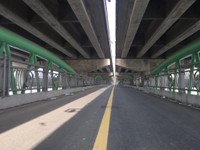 Cầu vòm sắt vượt hồ Linh Đàm 65 tỷ đồng vắng người qua lại