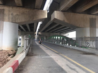 Cầu vòm sắt vượt hồ Linh Đàm 65 tỷ đồng vắng người qua lại