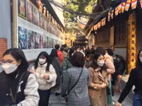 Giới trẻ Hà thành đến chùa Hà cầu duyên đầu năm mới