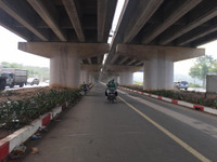 Cầu vòm sắt vượt hồ Linh Đàm 65 tỷ đồng vắng người qua lại