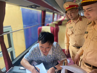 Kiên quyết xử lý xe UAZ vi phạm giao thông