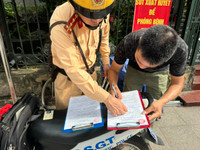 Kiên quyết xử lý xe UAZ vi phạm giao thông