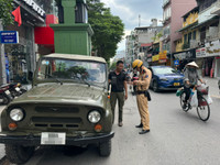 Kiên quyết xử lý xe UAZ vi phạm giao thông