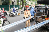 Hiệu quả rõ rệt từ 5 tổ công tác 'đặc biệt' hoạt động giờ cao điểm 