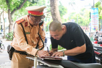 Hiệu quả rõ rệt từ 5 tổ công tác 'đặc biệt' hoạt động giờ cao điểm 