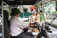 Hiệu quả rõ rệt từ 5 tổ công tác 'đặc biệt' hoạt động giờ cao điểm 