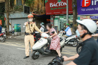 Hiệu quả rõ rệt từ 5 tổ công tác 'đặc biệt' hoạt động giờ cao điểm 