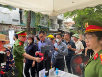 Vượt hàng trăm km về Hà Nội chờ viếng Tổng Bí thư Nguyễn Phú Trọng