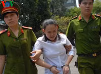 Những bảo mẫu vướng vòng lao lý vì bạo hành trẻ