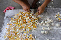 Kẹo cau Trung Quốc khiến giá cau tại Việt Nam tăng cao