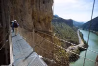 Cận cảnh con đường đi bộ nguy hiểm bậc nhất thế giới