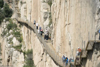 Cận cảnh con đường đi bộ nguy hiểm bậc nhất thế giới