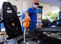 Giá xăng dầu liên tục tăng vọt, khi giảm thì nhỏ giọt