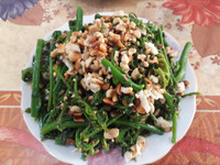 [ẢNH] Vì sao giá 200.000 đồng/kg, rau ‘trường sinh’ vẫn được người Hà Nội săn lùng?