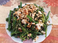 [ẢNH] Vì sao giá 200.000 đồng/kg, rau ‘trường sinh’ vẫn được người Hà Nội săn lùng?