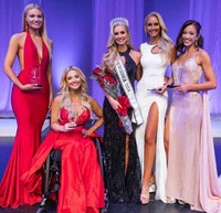 [ẢNH] Nhan sắc xinh đẹp của cô gái Mỹ ngồi xe lăn giành giải Á hậu 