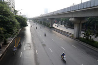 [Ảnh] Đường phố các tỉnh vắng lặng khi giãn cách phòng chống Covid-19 theo Chỉ thị 16